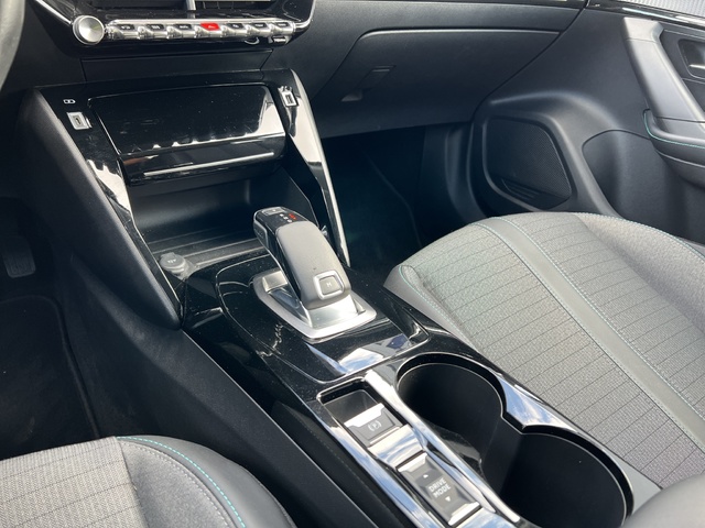 Peugeot 2008 PureTech 130 S&S Allure Pack EAT8 96 kW (130 CV)