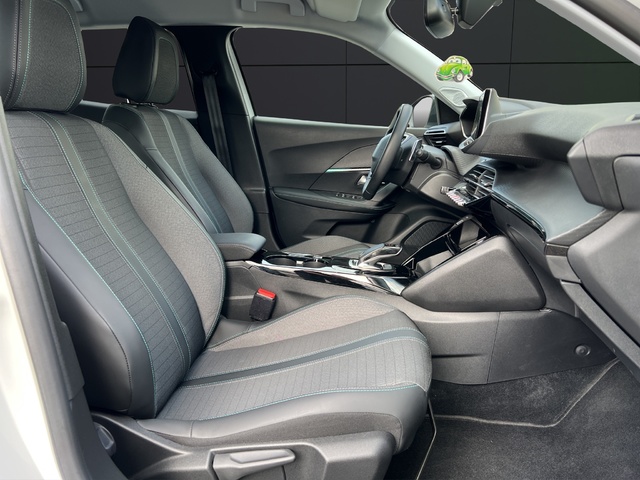 Peugeot 2008 PureTech 130 S&S Allure Pack EAT8 96 kW (130 CV)