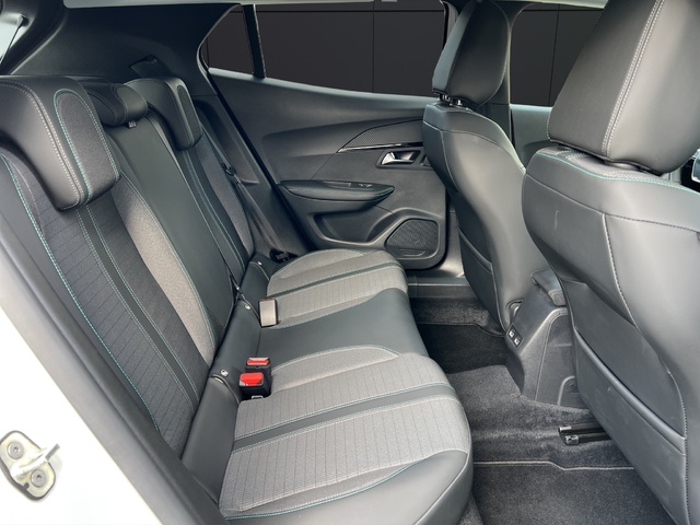 Peugeot 2008 PureTech 130 S&S Allure Pack EAT8 96 kW (130 CV)