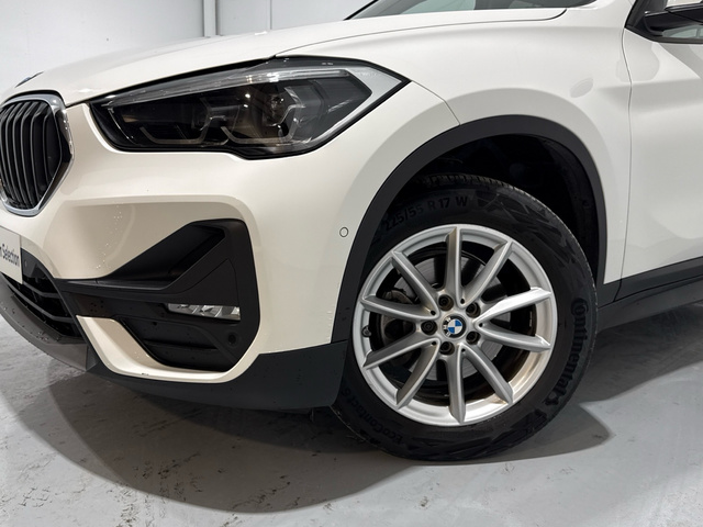 BMW X1 sDrive18d color Blanco. Año 2021. 110KW(150CV). Diésel. En concesionario Auto Premier, S.A. - MADRID de Madrid