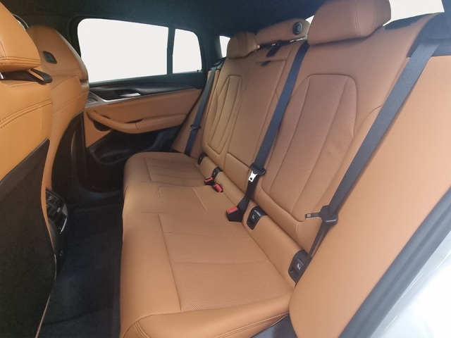 BMW X4 xDrive20d color Blanco. Año 2024. 140KW(190CV). Diésel. En concesionario GANDIA Automoviles Fersan, S.A. de Valencia