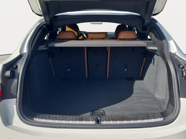 BMW X4 xDrive20d color Blanco. Año 2024. 140KW(190CV). Diésel. En concesionario GANDIA Automoviles Fersan, S.A. de Valencia