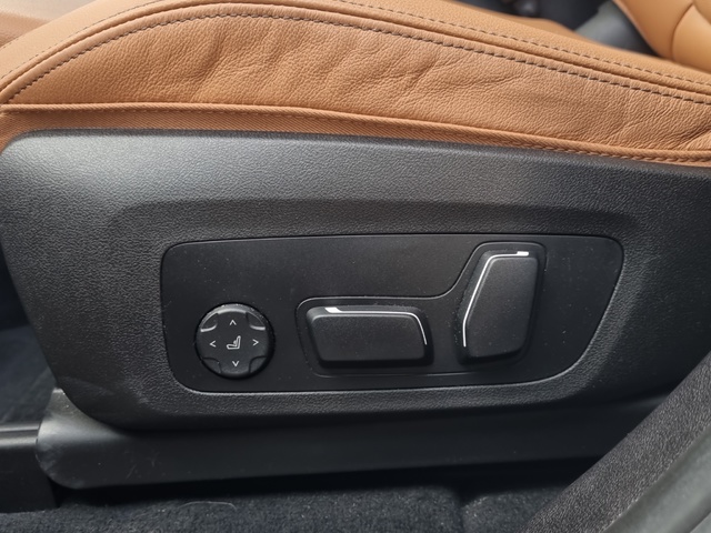 BMW X4 xDrive20d color Blanco. Año 2024. 140KW(190CV). Diésel. En concesionario GANDIA Automoviles Fersan, S.A. de Valencia