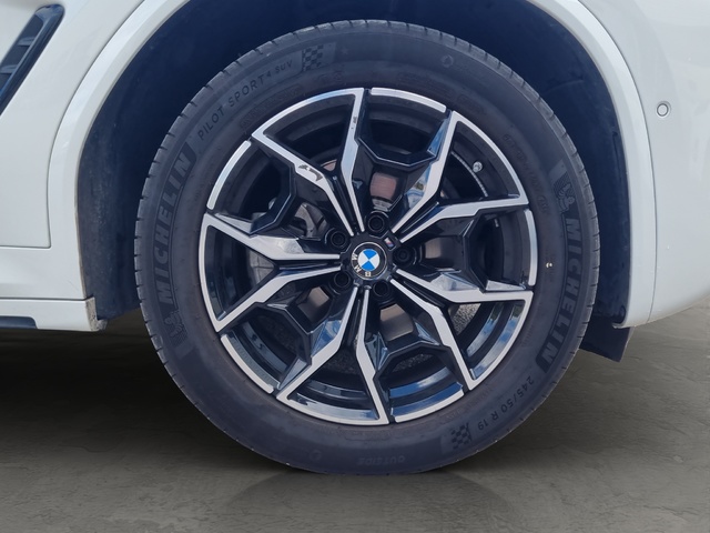 BMW X4 xDrive20d color Blanco. Año 2024. 140KW(190CV). Diésel. En concesionario GANDIA Automoviles Fersan, S.A. de Valencia