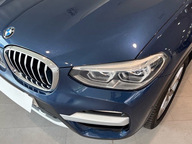 BMW X3 xDrive30d color Azul. Año 2019. 195KW(265CV). Diésel. En concesionario Burgocar (Bmw y Mini) de Burgos