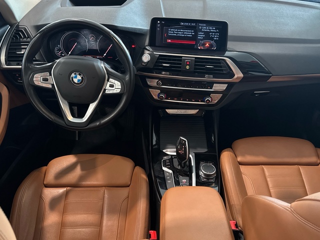 BMW X3 xDrive30d color Azul. Año 2019. 195KW(265CV). Diésel. En concesionario Burgocar (Bmw y Mini) de Burgos