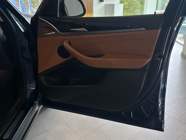 BMW X3 xDrive30d color Azul. Año 2019. 195KW(265CV). Diésel. En concesionario Burgocar (Bmw y Mini) de Burgos