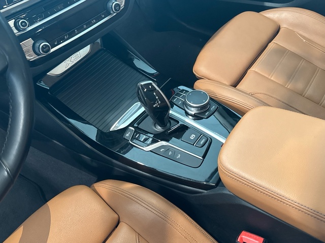 BMW X3 xDrive30d color Azul. Año 2019. 195KW(265CV). Diésel. En concesionario Burgocar (Bmw y Mini) de Burgos