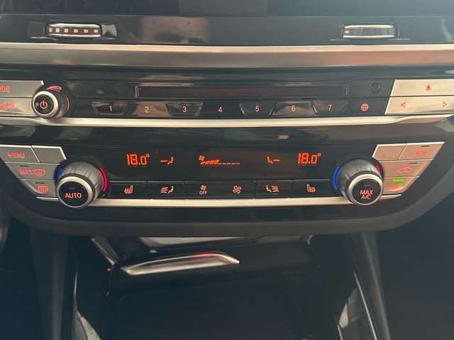 BMW X3 xDrive30d color Azul. Año 2019. 195KW(265CV). Diésel. En concesionario Burgocar (Bmw y Mini) de Burgos