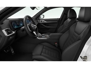 Fotos de BMW i4 eDrive40 color Blanco. Año 2024. 250KW(340CV). Eléctrico. En concesionario Motri Motor Jaén de Jaén