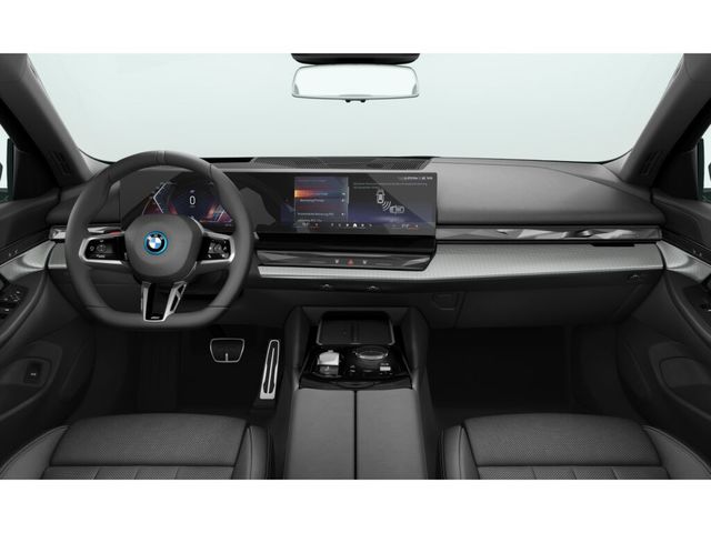 BMW i5 eDrive40 color Gris. Año 2025. 250KW(340CV). Eléctrico. En concesionario Ilbira Motor | Granada de Granada