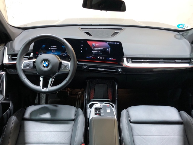 BMW X1 sDrive20d color Gris. Año 2024. 120KW(163CV). Diésel. En concesionario Movilnorte Las Rozas de Madrid