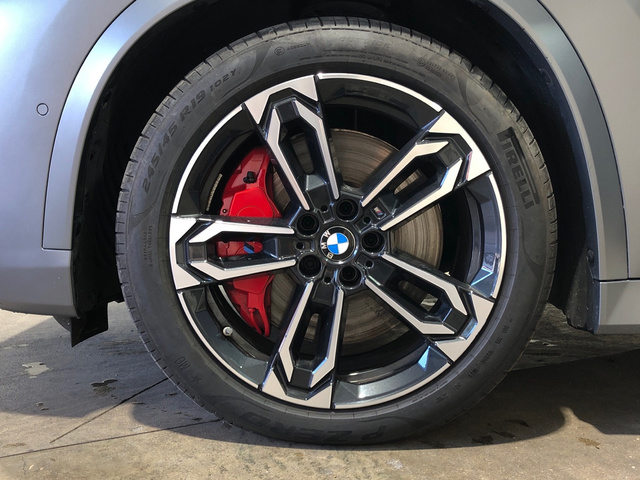 BMW X1 sDrive20d color Gris. Año 2024. 120KW(163CV). Diésel. En concesionario Movilnorte Las Rozas de Madrid