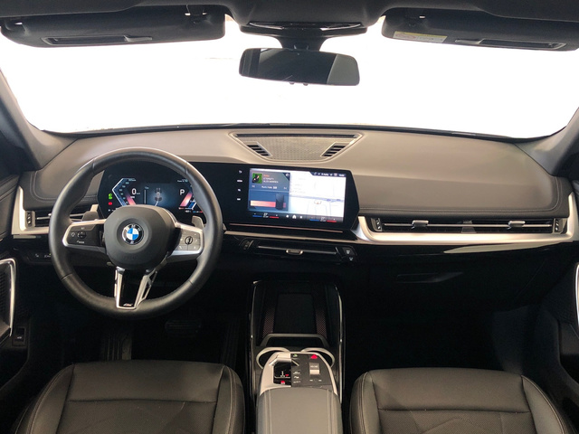 BMW X1 sDrive18d color Gris Plata. Año 2025. 110KW(150CV). Diésel. En concesionario Vehinter Getafe de Madrid