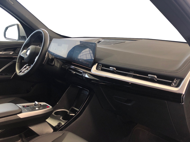 BMW X1 sDrive18d color Gris Plata. Año 2025. 110KW(150CV). Diésel. En concesionario Vehinter Getafe de Madrid