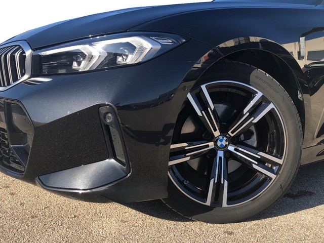 BMW Serie 3 320d Touring color Negro. Año 2024. 140KW(190CV). Diésel. En concesionario Vehinter Getafe de Madrid
