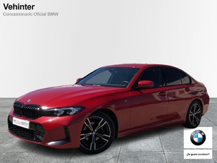 Fotos de BMW Serie 3 318d color Rojo. Año 2024. 110KW(150CV). Diésel. En concesionario Momentum S.A. de Madrid