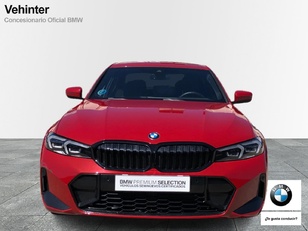 Fotos de BMW Serie 3 318d color Rojo. Año 2024. 110KW(150CV). Diésel. En concesionario Momentum S.A. de Madrid