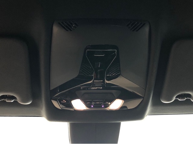 BMW Serie 1 116d color Blanco. Año 2023. 85KW(116CV). Diésel. En concesionario Vehinter Alcorcón de Madrid