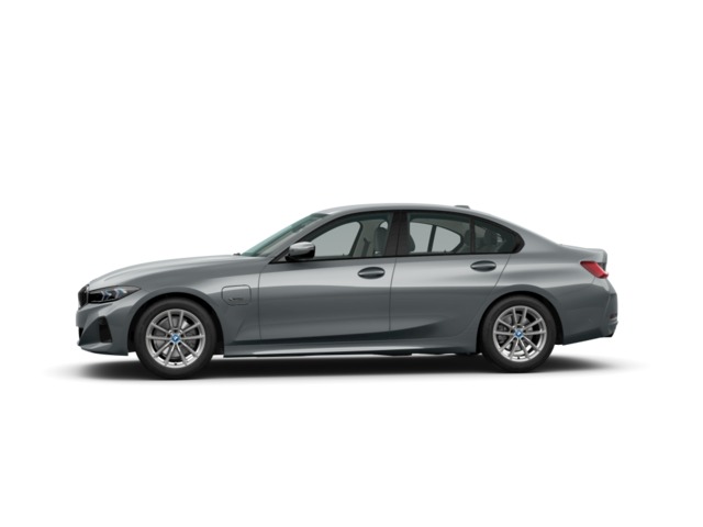 BMW Serie 3 320e color Gris. Año 2023. 150KW(204CV). Híbrido Electro/Gasolina. En concesionario Augusta Aragon S.A. de Zaragoza