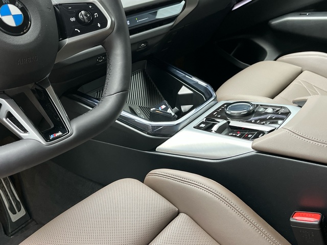 BMW X3 xDrive20d color Negro. Año 2025. 145KW(197CV). Diésel. En concesionario Celtamotor Vigo de Pontevedra