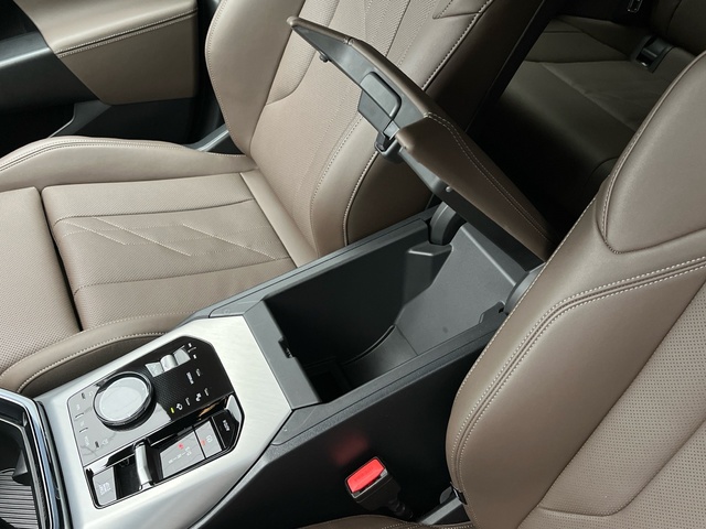 BMW X3 xDrive20d color Negro. Año 2025. 145KW(197CV). Diésel. En concesionario Celtamotor Vigo de Pontevedra