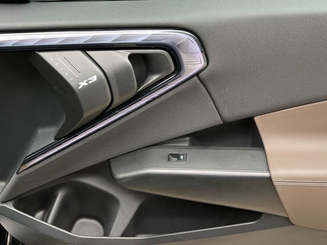 BMW X3 xDrive20d color Negro. Año 2025. 145KW(197CV). Diésel. En concesionario Celtamotor Vigo de Pontevedra