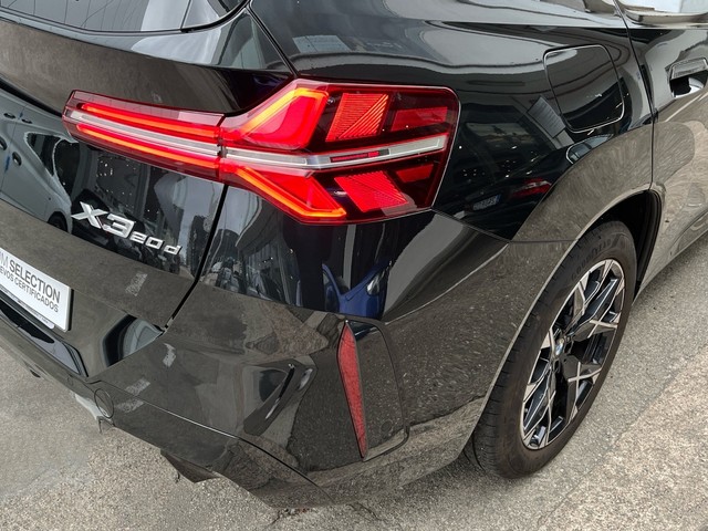 BMW X3 xDrive20d color Negro. Año 2025. 145KW(197CV). Diésel. En concesionario Celtamotor Vigo de Pontevedra