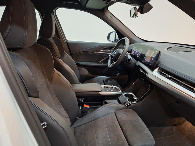 BMW X1 sDrive20d color Blanco. Año 2025. 120KW(163CV). Diésel. En concesionario Tormes Motor de Salamanca