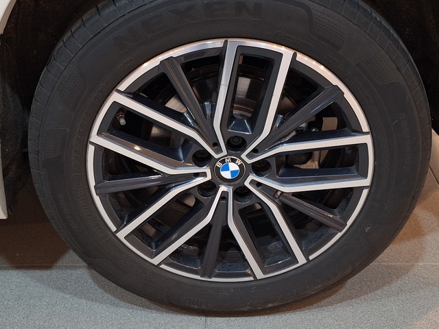 BMW X1 sDrive20d color Blanco. Año 2025. 120KW(163CV). Diésel. En concesionario Tormes Motor de Salamanca