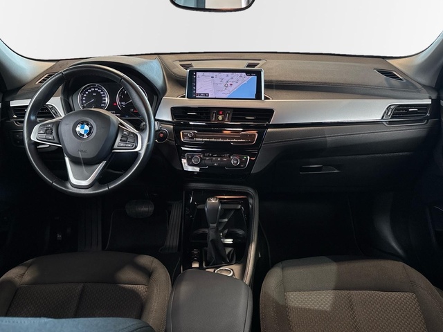 BMW X2 xDrive25e color Blanco. Año 2021. 162KW(220CV). Híbrido Electro/Gasolina. En concesionario Pruna Motor de Barcelona