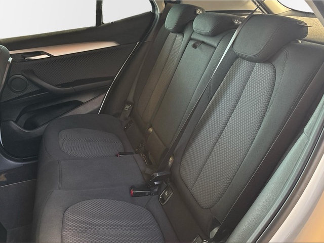 BMW X2 xDrive25e color Blanco. Año 2021. 162KW(220CV). Híbrido Electro/Gasolina. En concesionario Pruna Motor de Barcelona