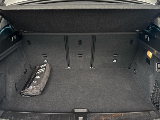 BMW X2 xDrive25e color Blanco. Año 2021. 162KW(220CV). Híbrido Electro/Gasolina. En concesionario Pruna Motor de Barcelona