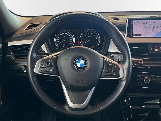 BMW X2 xDrive25e color Blanco. Año 2021. 162KW(220CV). Híbrido Electro/Gasolina. En concesionario Pruna Motor de Barcelona