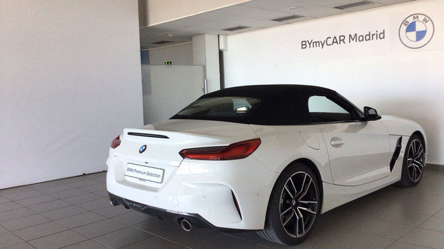 BMW Z4 sDrive20i Cabrio color Blanco. Año 2021. 145KW(197CV). Gasolina. En concesionario BYmyCAR Madrid - Alcalá de Madrid
