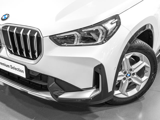 BMW X1 xDrive30e color Blanco. Año 2024. 240KW(326CV). Híbrido Electro/Gasolina. En concesionario Caetano Cuzco, Alcalá de Madrid