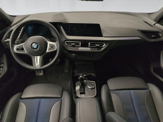 BMW Serie 1 118d color Azul. Año 2023. 110KW(150CV). Diésel. En concesionario Automotor Premium Velázquez - Málaga de Málaga