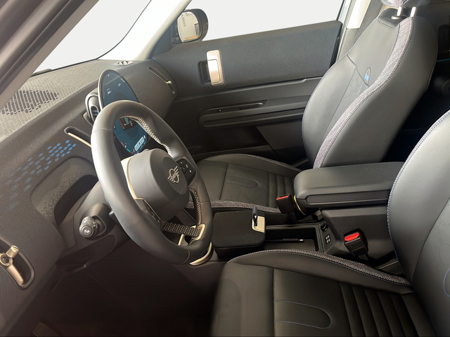 fotoG 12 del MINI MINI Countryman E 150 kW (204 CV) 204cv Eléctrico del 2024 en Granada