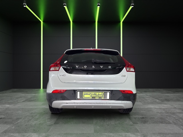 Volvo V40 Cross Country D2 Momentum Auto 85 kW (115 CV)
