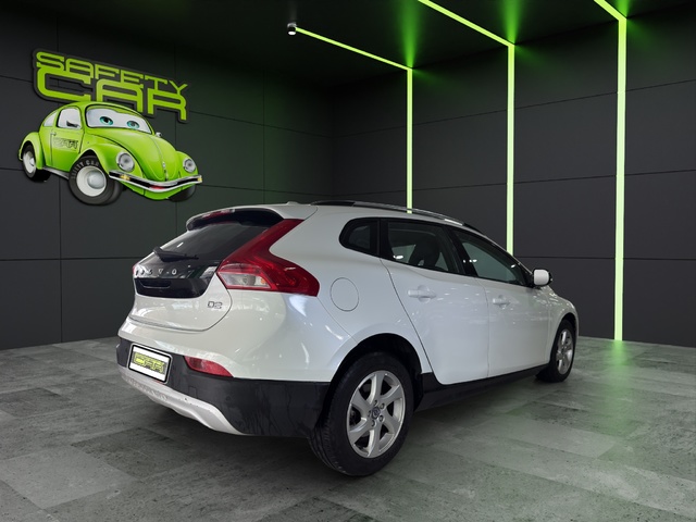 Volvo V40 Cross Country D2 Momentum Auto 85 kW (115 CV)