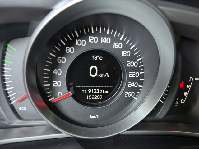 Volvo V40 Cross Country D2 Momentum Auto 85 kW (115 CV)