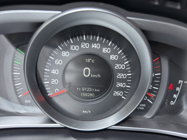 Volvo V40 Cross Country D2 Momentum Auto 85 kW (115 CV)
