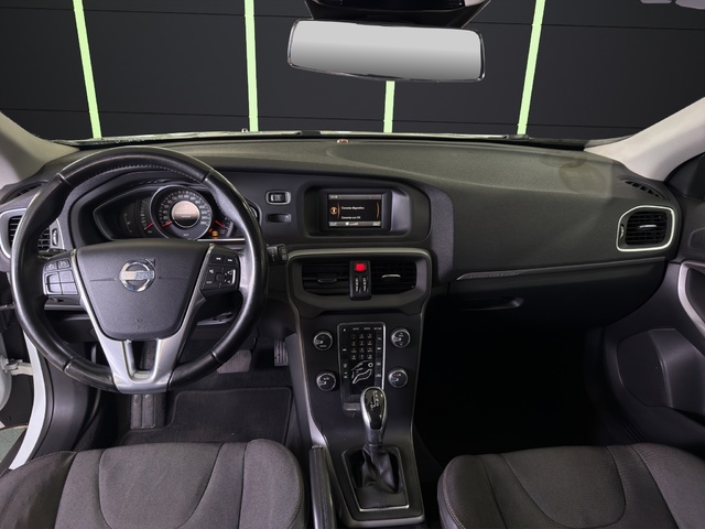 Volvo V40 Cross Country D2 Momentum Auto 85 kW (115 CV)