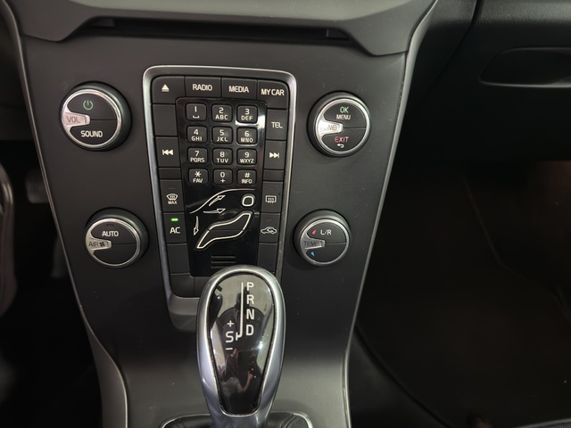 Volvo V40 Cross Country D2 Momentum Auto 85 kW (115 CV)