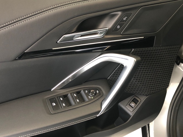 BMW X1 sDrive18d color Gris Plata. Año 2024. 110KW(150CV). Diésel. En concesionario Vehinter Getafe de Madrid