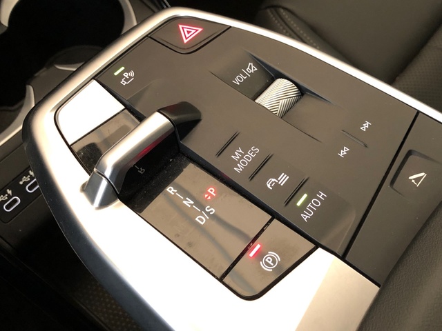 BMW X1 sDrive18d color Gris Plata. Año 2024. 110KW(150CV). Diésel. En concesionario Vehinter Getafe de Madrid