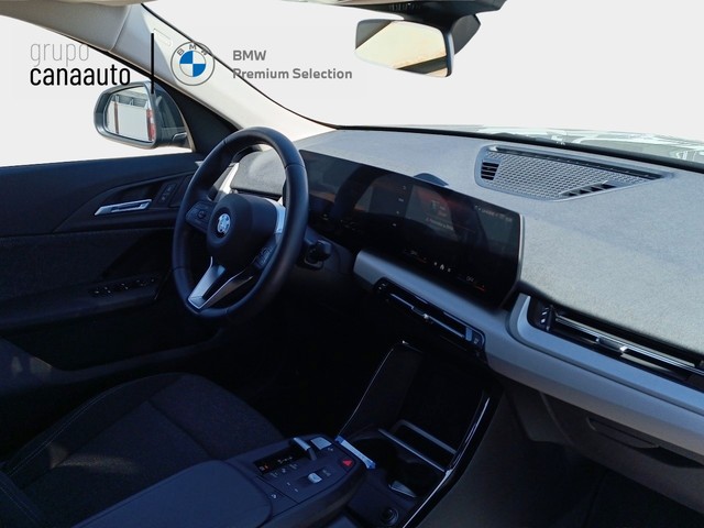 BMW X2 sDrive20i color Negro. Año 2025. 125KW(170CV). Gasolina. En concesionario TACO de Sta. C. Tenerife