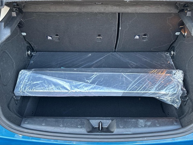 fotoG 16 del MINI MINI 5 Puertas Cooper 100 kW (136 CV) 136cv Gasolina del 2021 en Barcelona