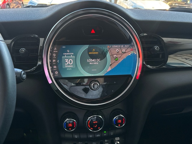 fotoG 18 del MINI MINI 5 Puertas Cooper 100 kW (136 CV) 136cv Gasolina del 2021 en Barcelona