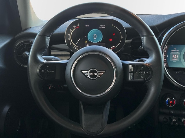 fotoG 20 del MINI MINI 5 Puertas Cooper 100 kW (136 CV) 136cv Gasolina del 2021 en Barcelona